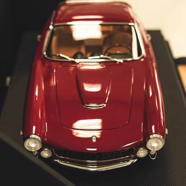 Amalgam 1/8 Ferrari 250 GT Lusso 1962 Resin Model