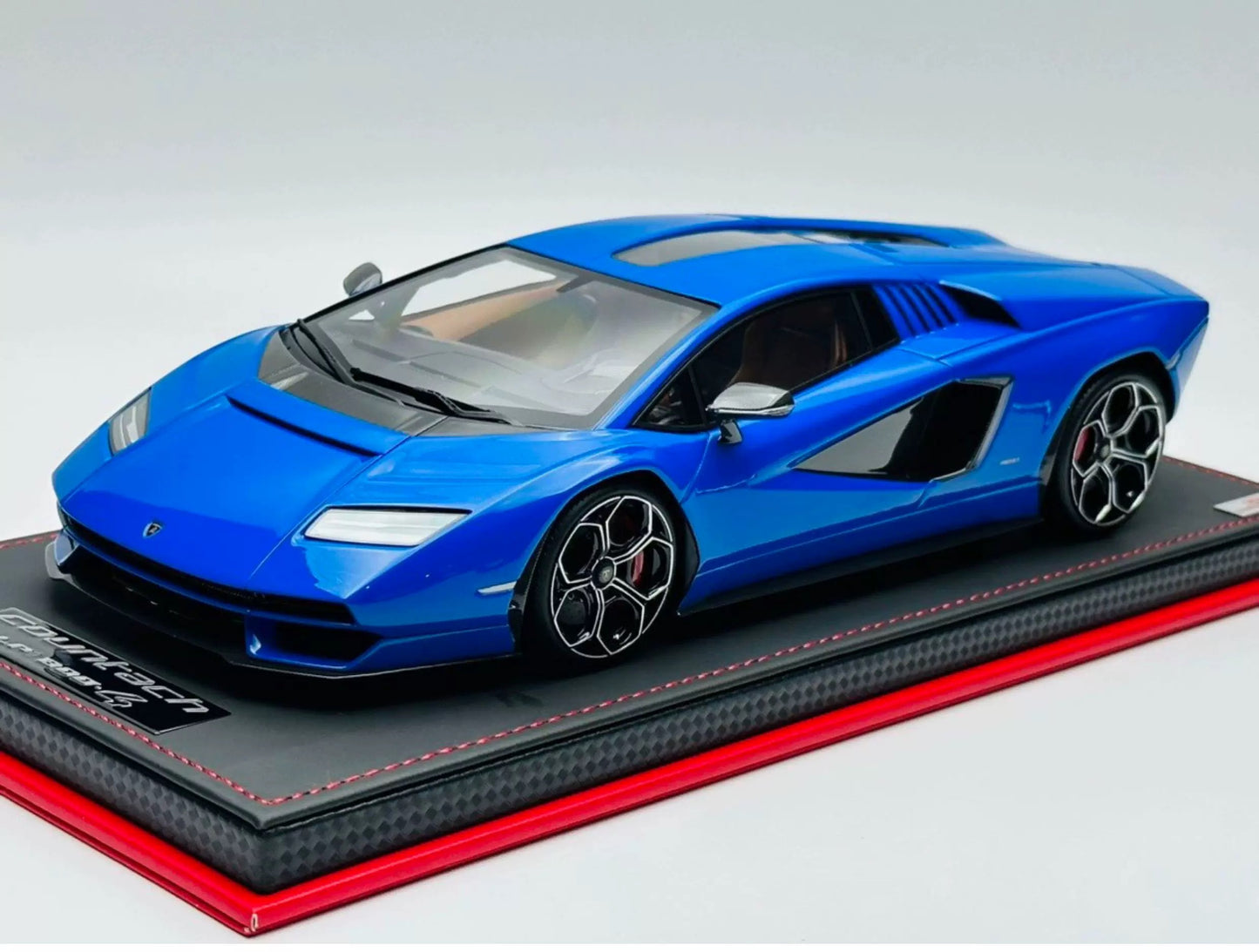 MR 1/18 Lamborghini Countach LPI 800-4 Blue Resin Model