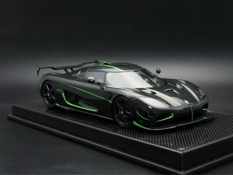 VMB 1/18 Koenigsegg Agera R+ Full Carbon Green Stripe Resin Model