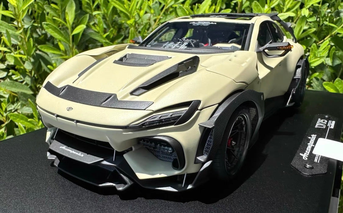 Dream Walkers 1/18 Ferrari Purosangue Widebody Resin Model Desert Sand Limited Edition