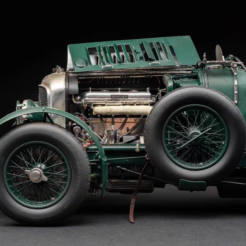 Amalgam 1:18 Bentley Blower Le Mans Vintage Racing Car Resin Model