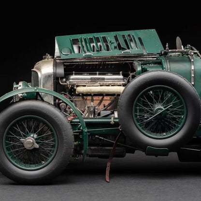 Amalgam 1:18 Bentley Blower Le Mans Vintage Racing Car Resin Model
