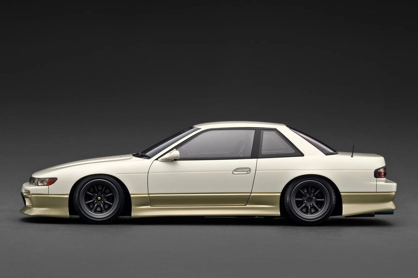 Ignition Model 1/18 Vertex S13 Silvia White/Gold SR20DET Engine IG3589