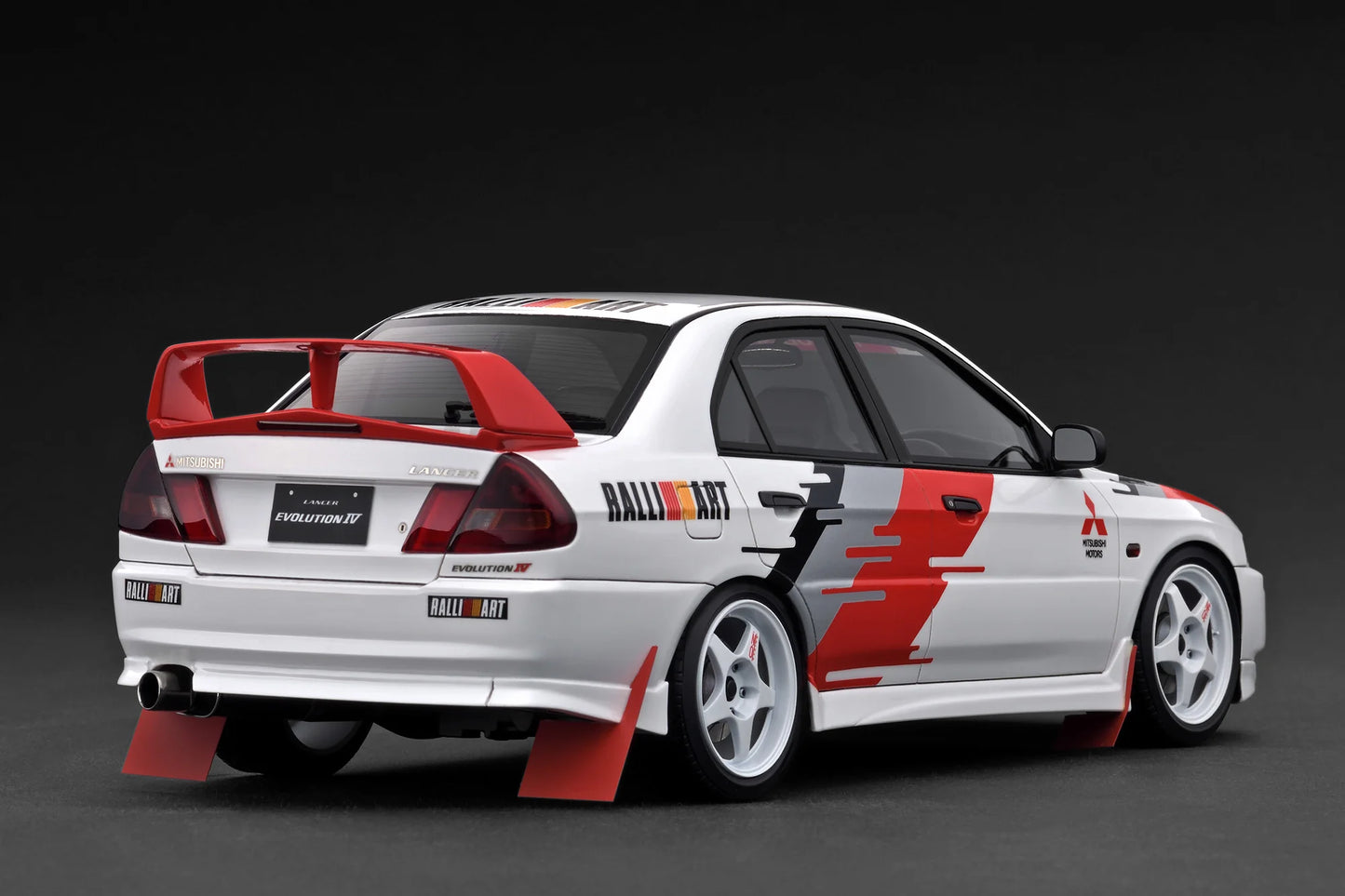 Ignition Model 1/18 Mitsubishi Lancer Evolution IV (CN9A) White Rally Decor IG3786