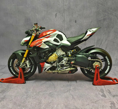 1/6 Ducati Streetfighter Resin Motorcycle Model – Red & Silver Livery – Pre-order Only