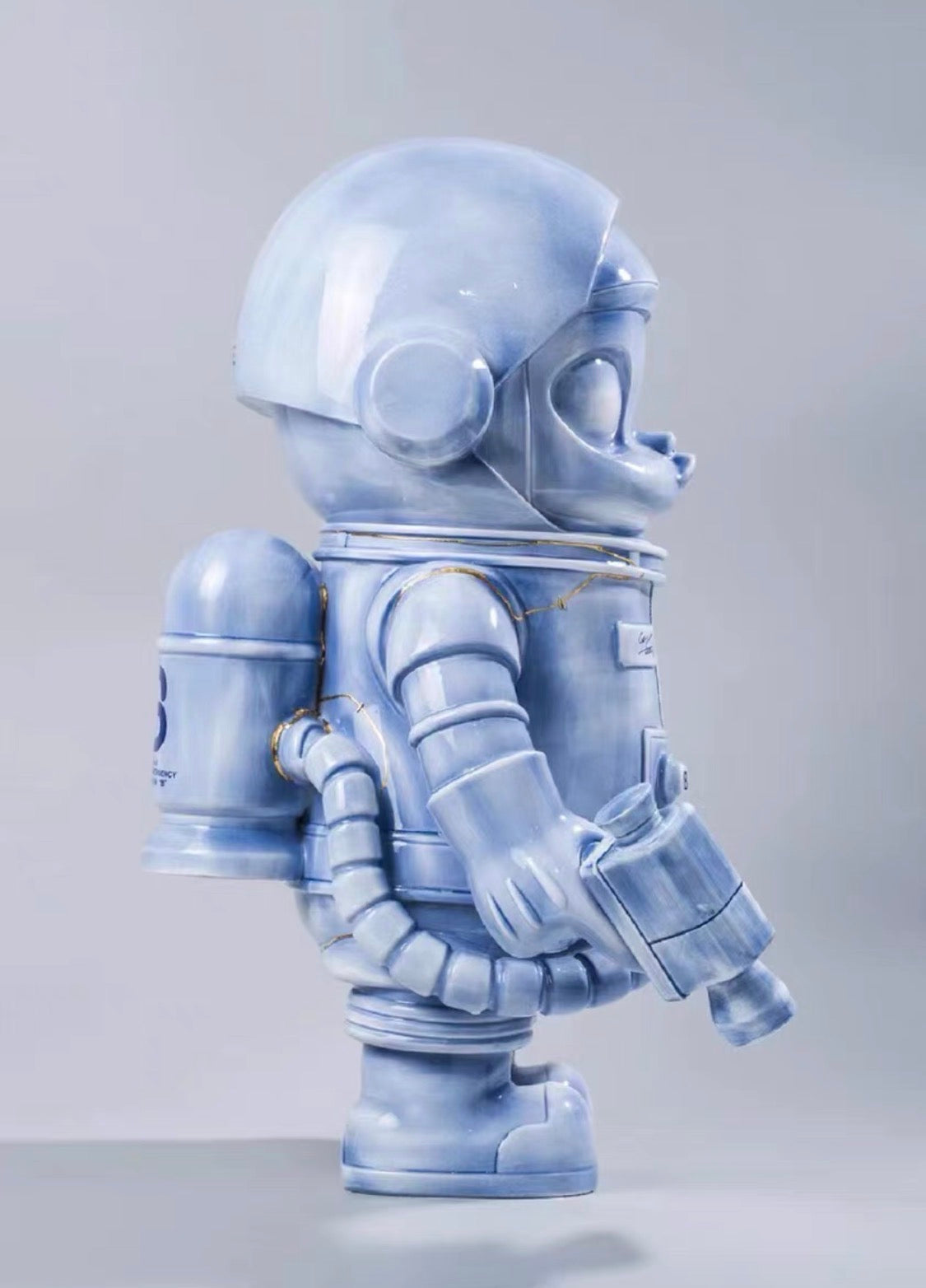 Pop Mart Mega Space Molly 1000% Pure Blue Ceramic Limited Edition 160pcs