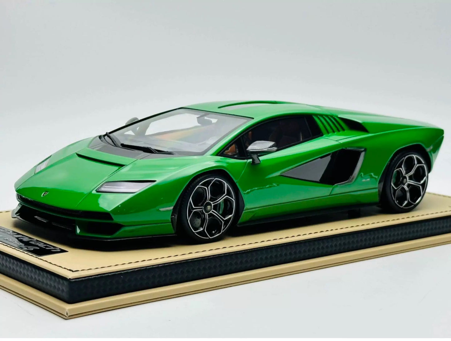 MR 1/18 Lamborghini Countach LPI 800-4 Green Resin Model