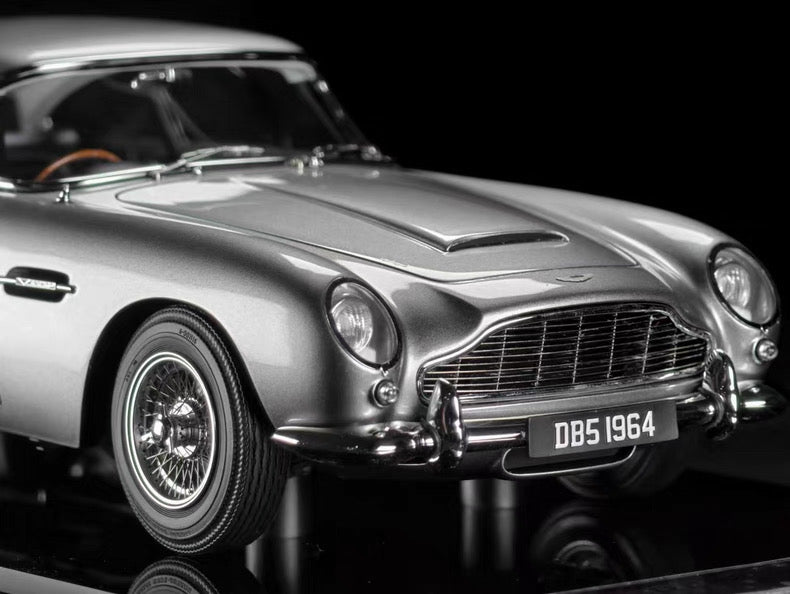 Amalgam 1/18 Aston Martin DB5 Vantage Resin Model