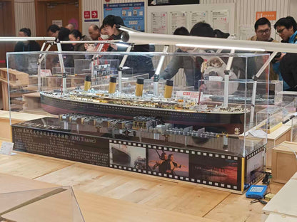 1/200 RMS Titanic Finished Model with Interior Structure – Museum-Grade Edition