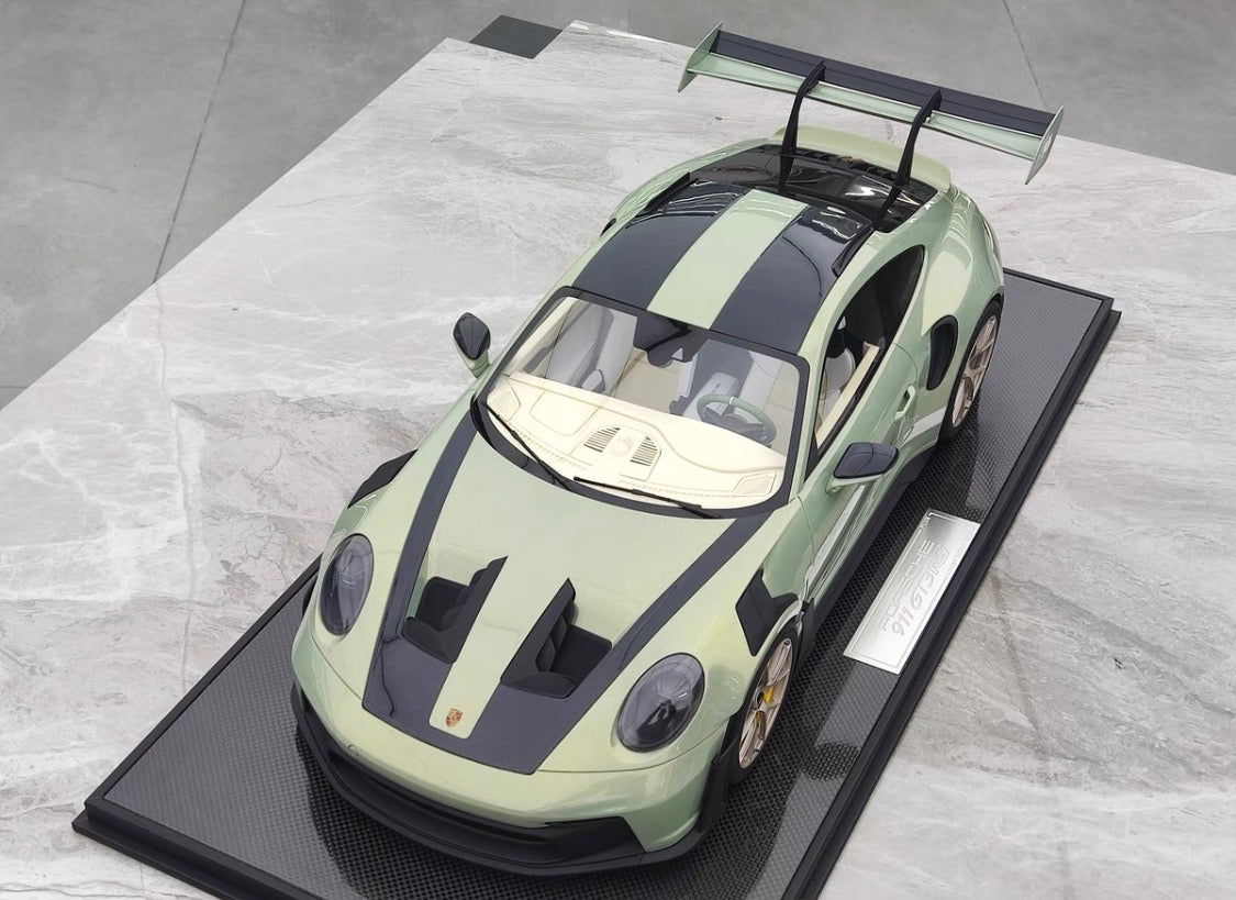 DINOMODEL 1/8 Porsche 992 GT3 RS “Bamboo Green” Resin Model
