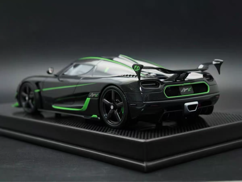 VMB 1/18 Koenigsegg Agera R+ Full Carbon Green Stripe Resin Model