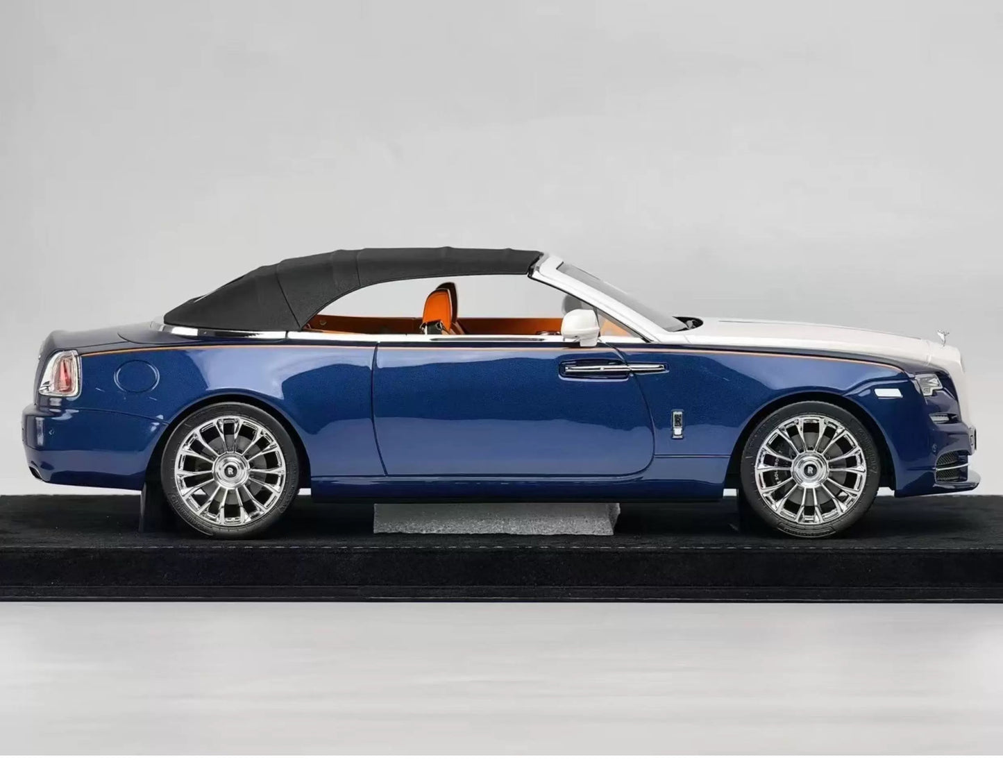HH 1/18 Rolls-Royce Dawn Blue & White Two-Tone Resin Model