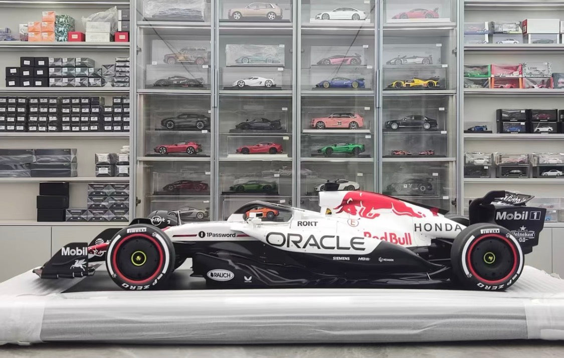 Spark 1/8 Red Bull Racing RB21 No.1 Japanese GP Winner 2025 Max Verstappen 08SP295