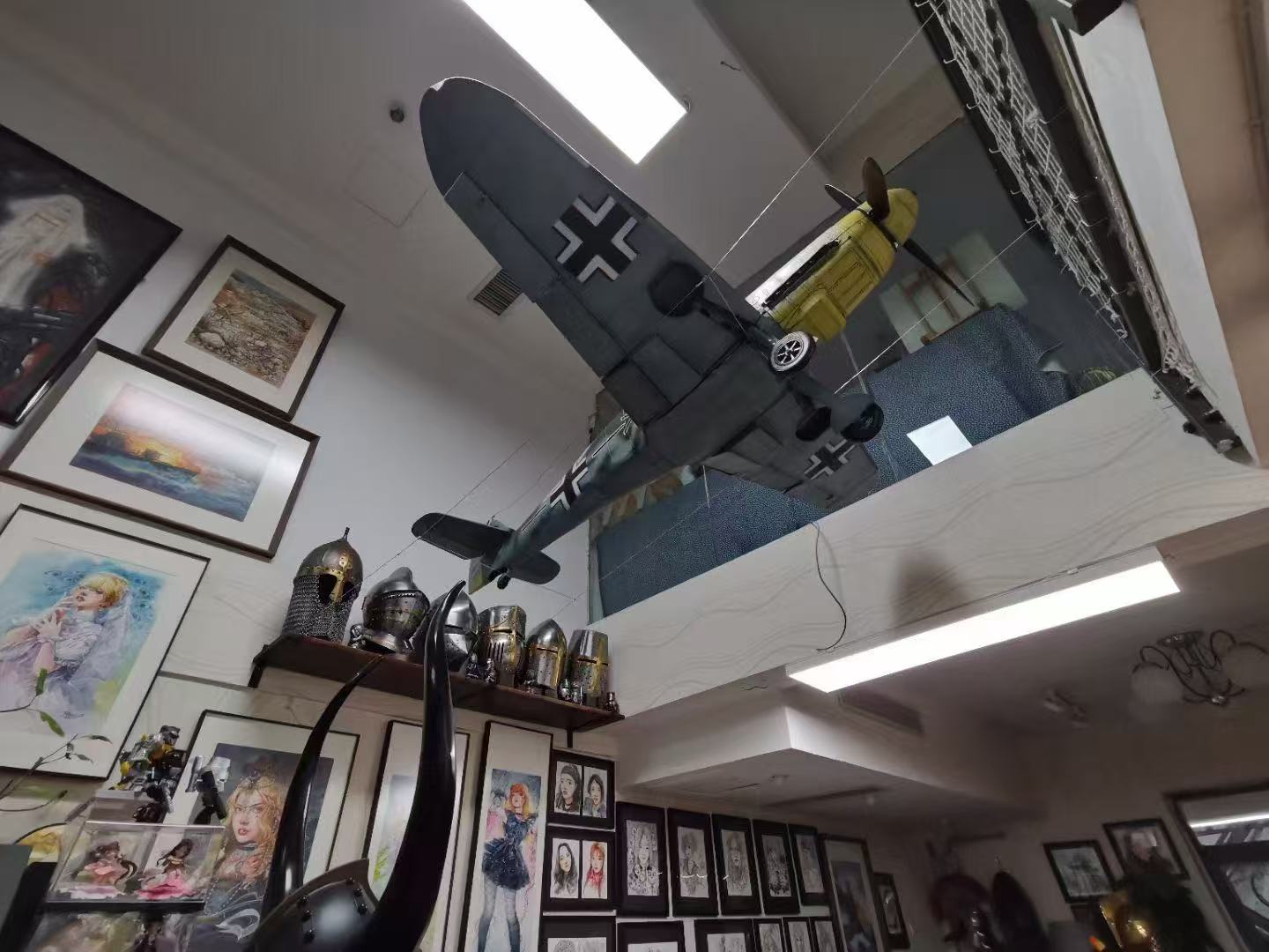 Pre-Order BF-109G-6 1/6 Scale Museum Display Cockpit Scene Hartmann / Galland Tribute Edition