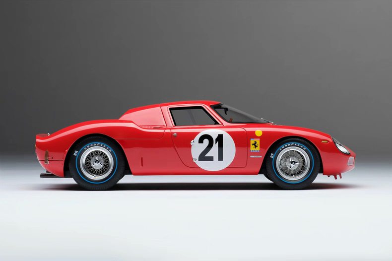 Amalgam 1/18 Ferrari 250 LM 1965 Le Mans Winner No.21 Resin Model