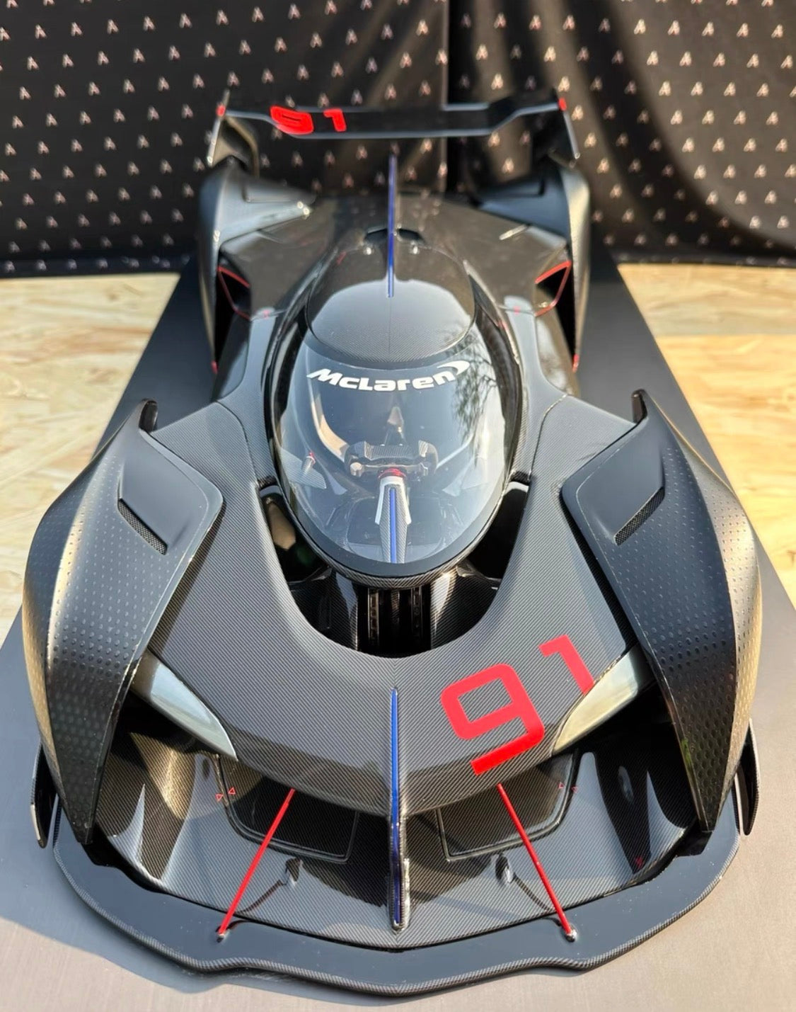 Amalgam 1/8 McLaren Ultimate Vision Gran Turismo Noir De Noir Signed Edition