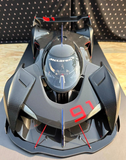 Amalgam 1/8 McLaren Ultimate Vision Gran Turismo Noir De Noir Signed Edition