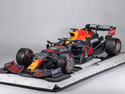 Amalgam 1/8 Red Bull Racing RB16B – 2021 Abu Dhabi Grand Prix F1 Model