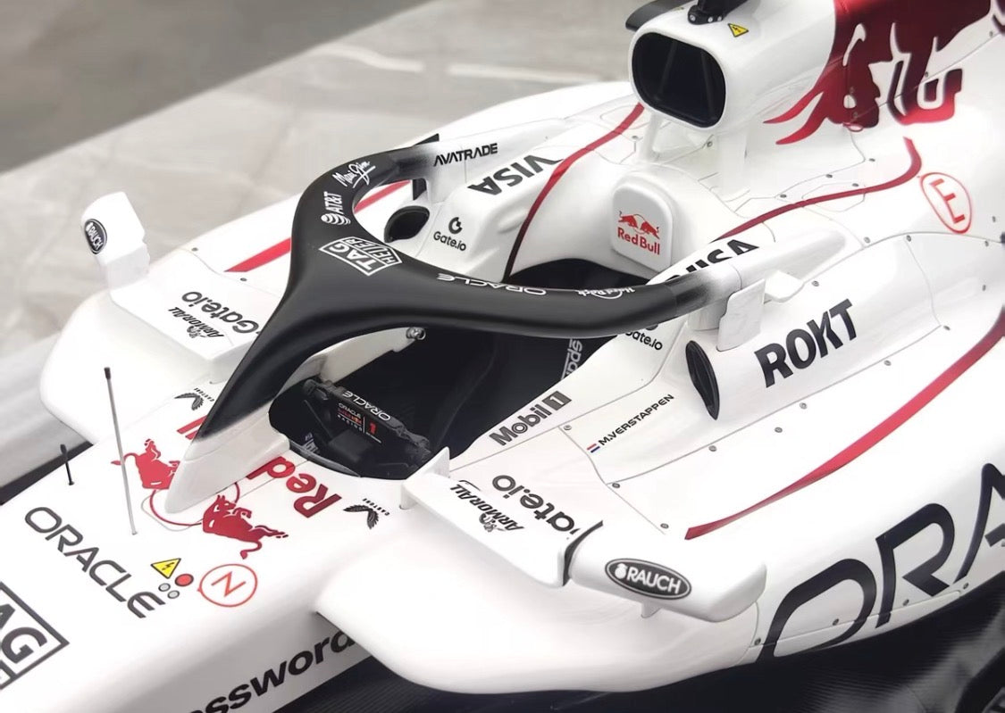 Spark 1/8 Red Bull Racing RB21 No.1 Japanese GP Winner 2025 Max Verstappen 08SP295