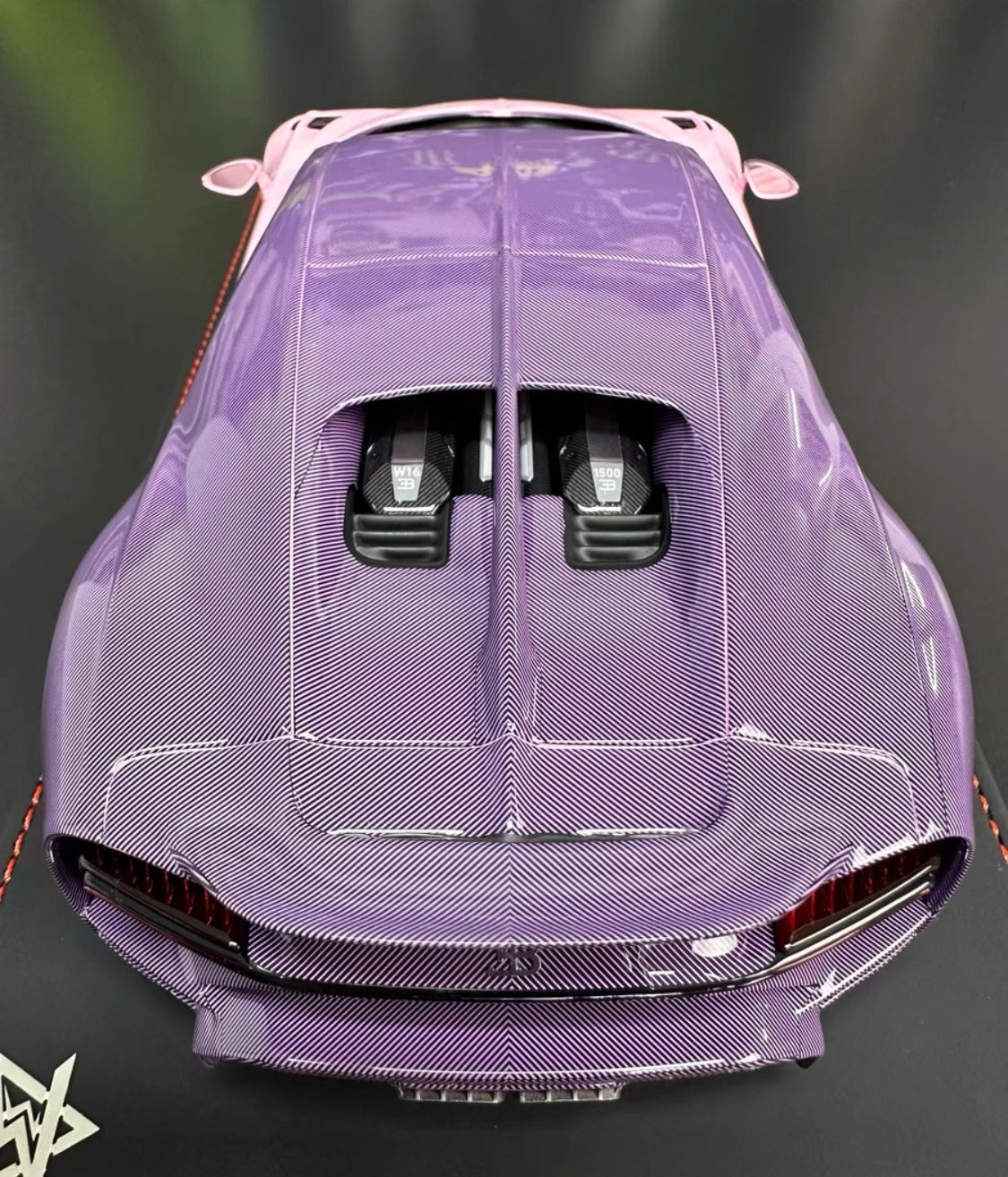 BBA Model 1/18 Bugatti Chiron Profilee Pink Carbon Resin Model Limited Edition