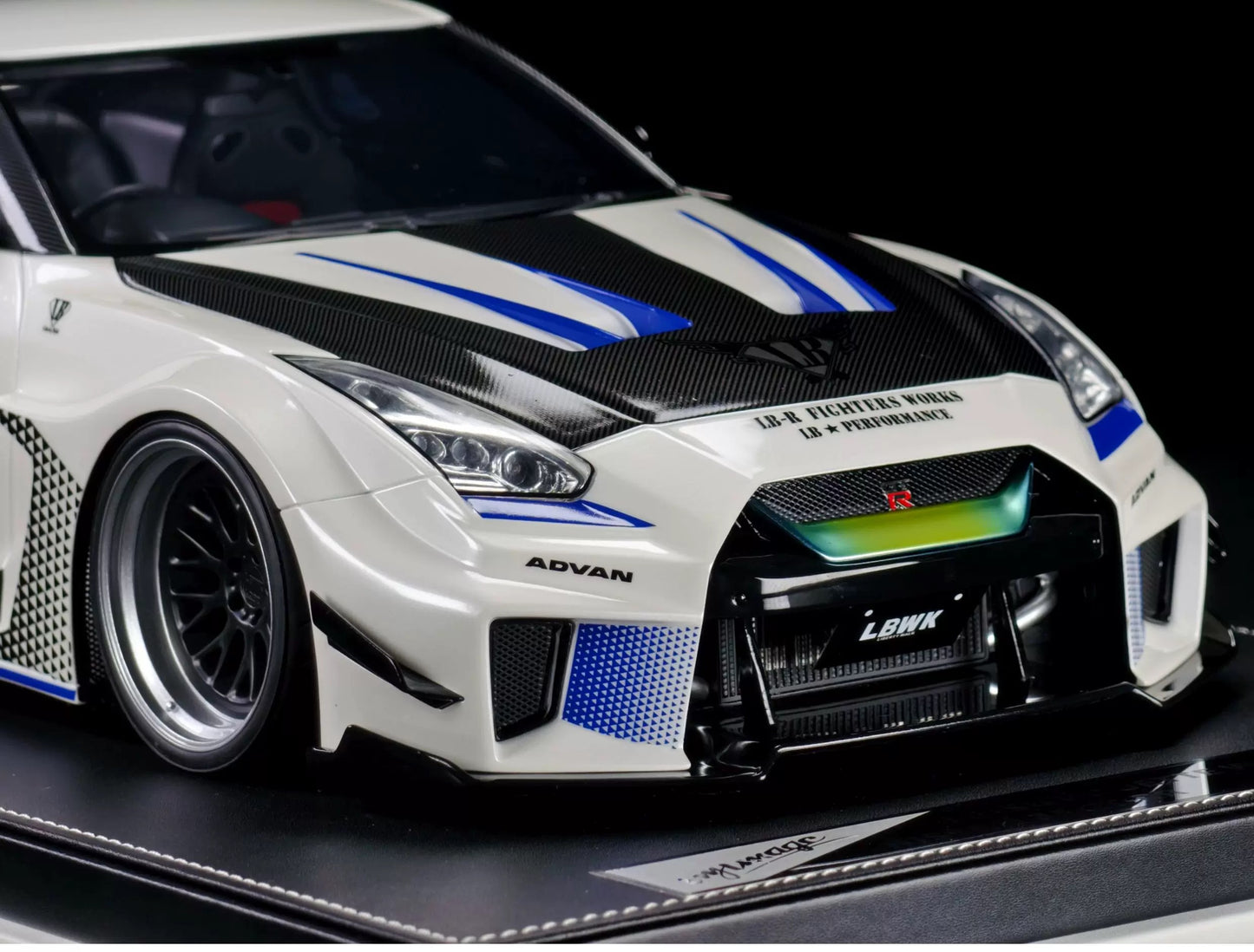 IVY 1/12 LB-Silhouette Works GT Nissan 35GT-RR Resin Model