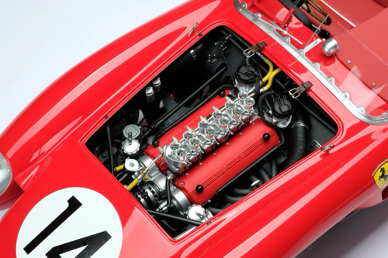 Amalgam 1:8 Ferrari 250 TR 1958 Le Mans Winner Resin Model