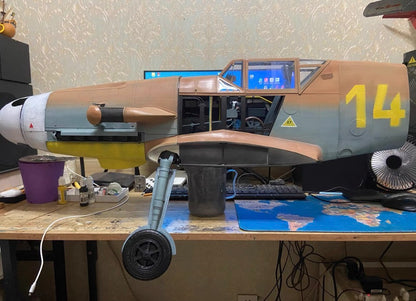 Pre-Order BF-109G-6 1/6 Scale Museum Display Cockpit Scene Hartmann / Galland Tribute Edition
