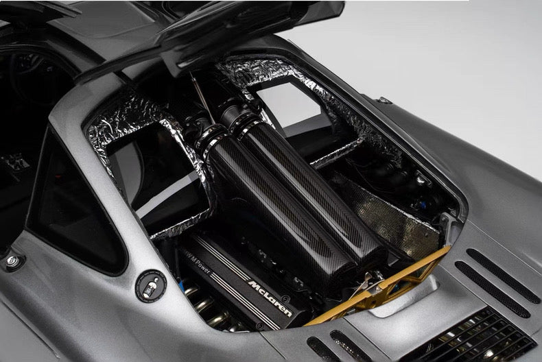 Amalgam 1/8 McLaren F1 Resin Model