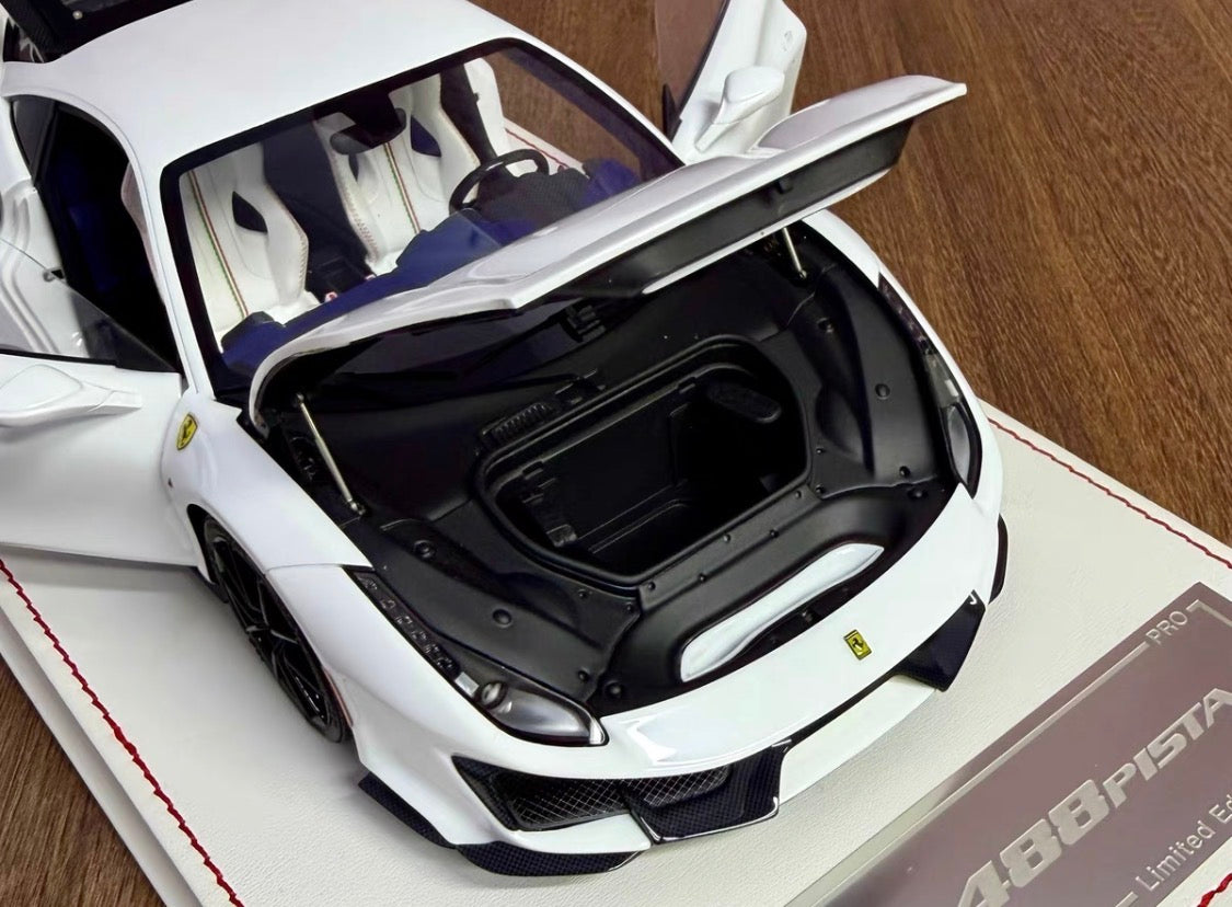 DM Model 1/18 Ferrari 488 Pista Fully Open Resin White Model