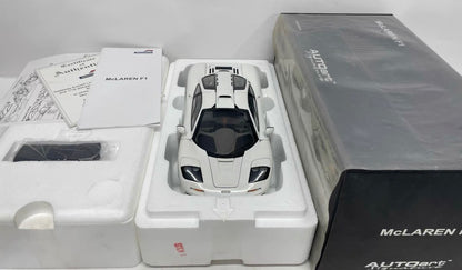 AUTOart 1/18 McLaren F1 White