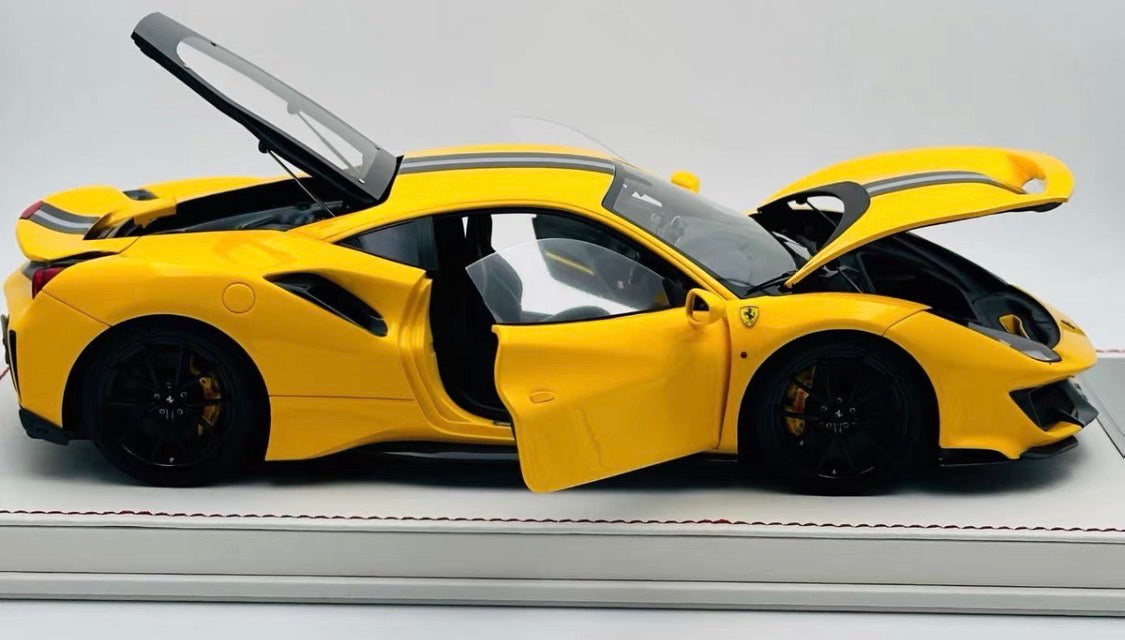 DM Model 1/18 Ferrari 488 Pista Fully Open Resin Model Limited 10