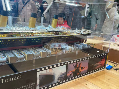 1/200 RMS Titanic Finished Model with Interior Structure – Museum-Grade Edition