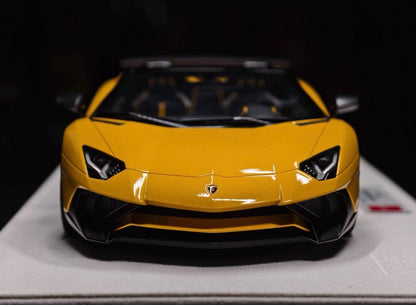 Make Up 1/18 Lamborghini Aventador LP750-4 SV