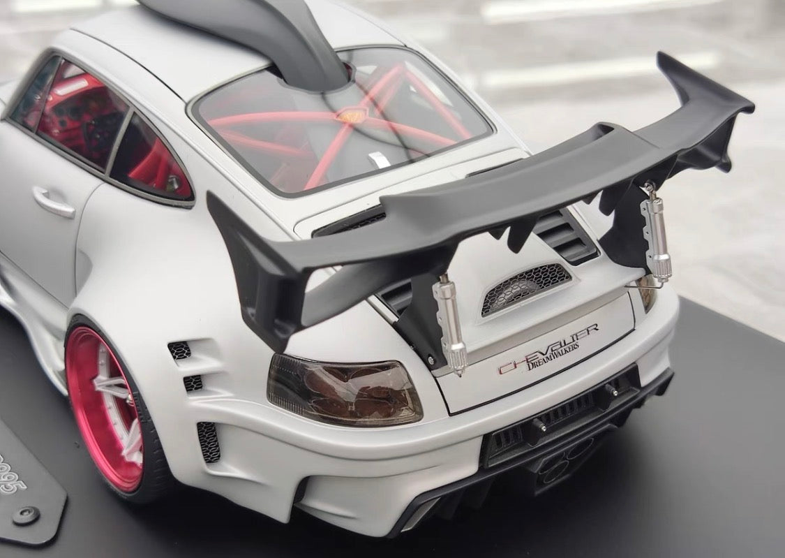Dreamwalkers 1/18 Porsche 911 CHEVALIER D995 Satin Silver Resin Model
