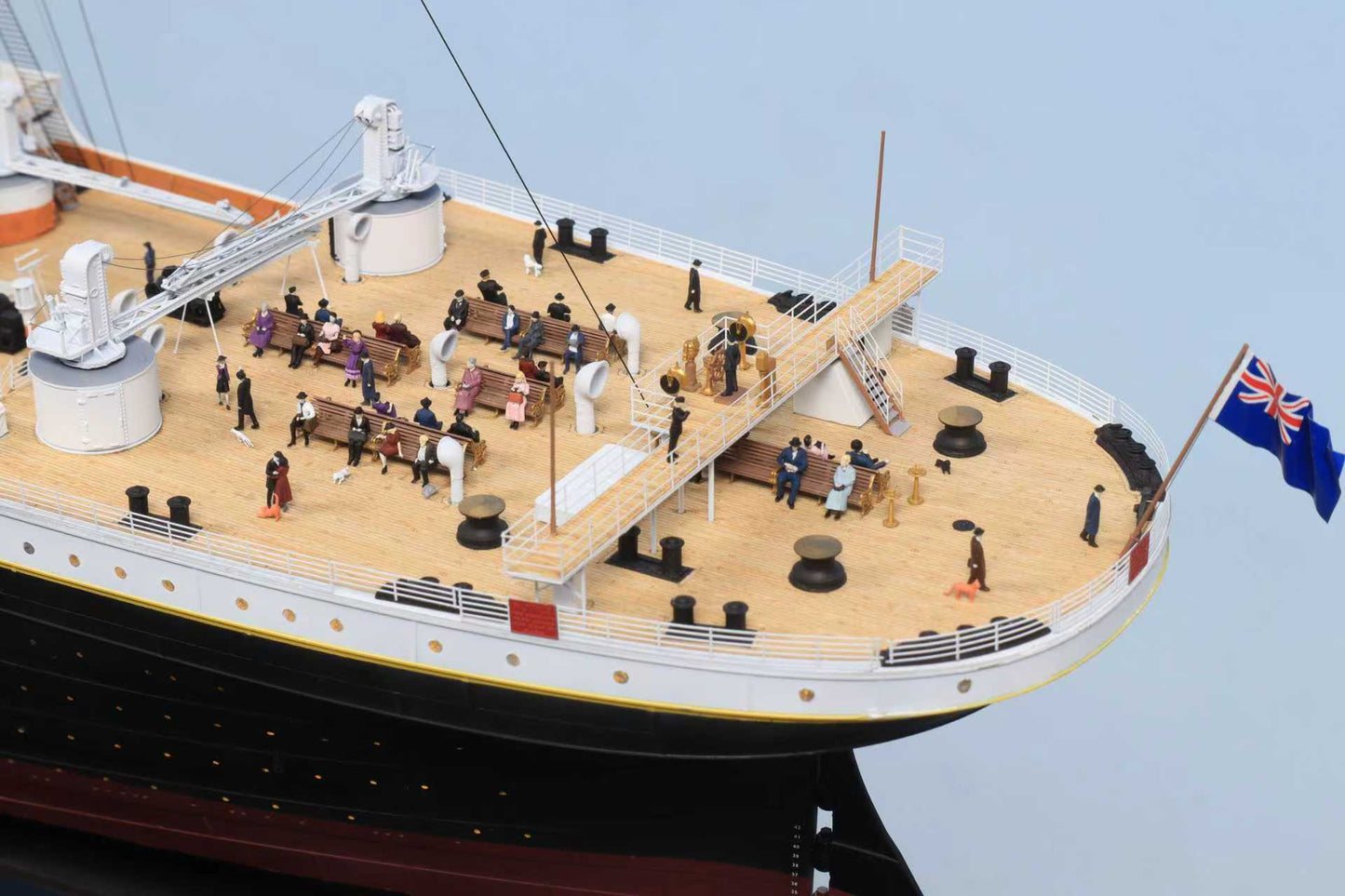 1/200 RMS Titanic Finished Model with Interior Structure – Museum-Grade Edition
