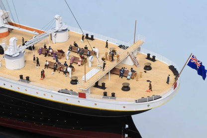 1/200 RMS Titanic Finished Model with Interior Structure – Museum-Grade Edition