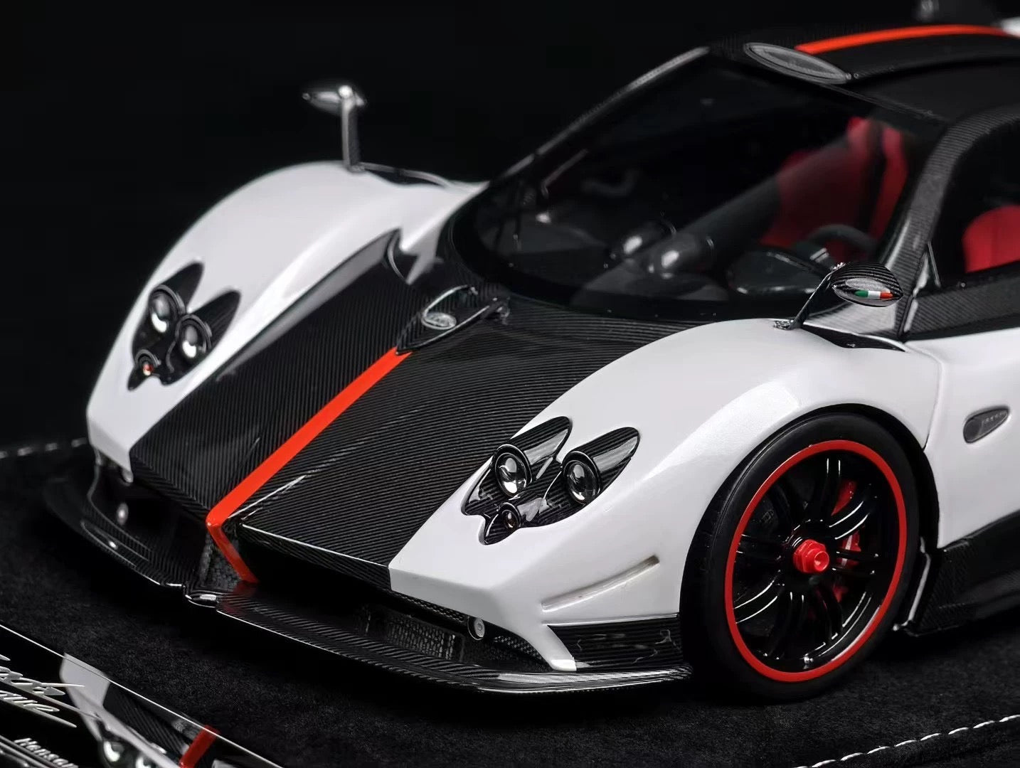 HH Model 1/18 Pagani Zonda Cinque White Carbon Resin Model