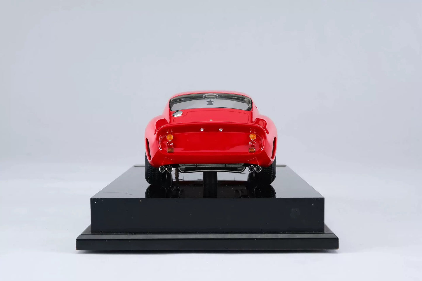 Amalgam 1/18 Ferrari 250 GTO Road Version Resin Model