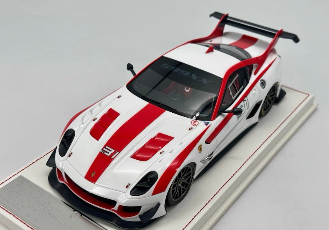 DG Model 1/18 Ferrari 599 XX EVO #31 White Red Racing Resin Model