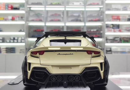 Dreamwalkers 1/18 Ferrari Accompanier D775 Resin Model