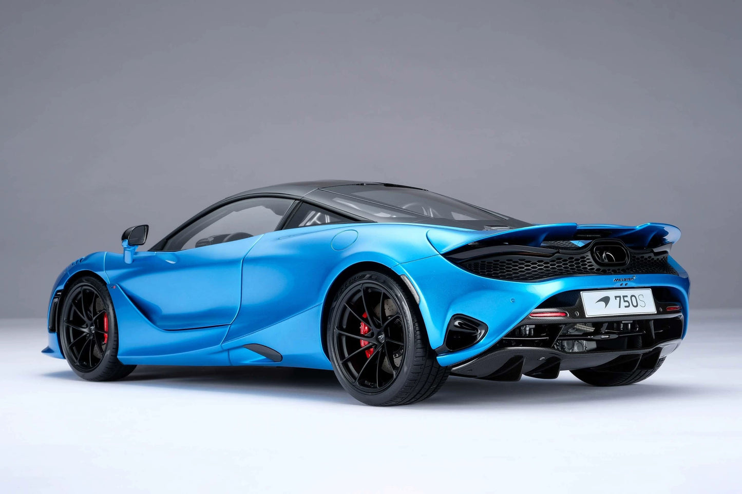 Amalgam 1/8 McLaren 750S Coupe Resin Model