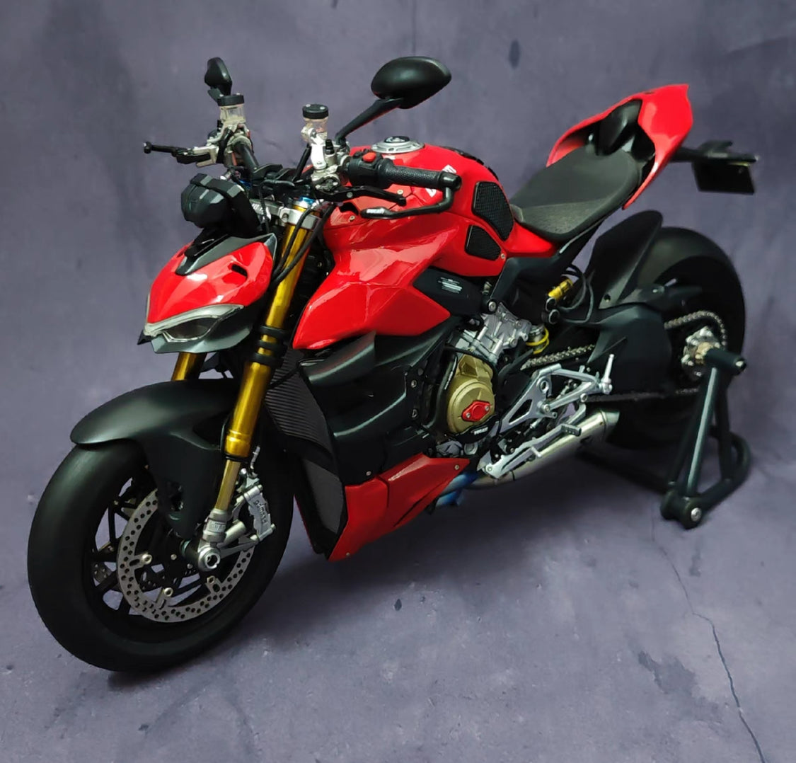 1/6 Ducati Streetfighter Motorcycle Model – Red Version – Pre-order