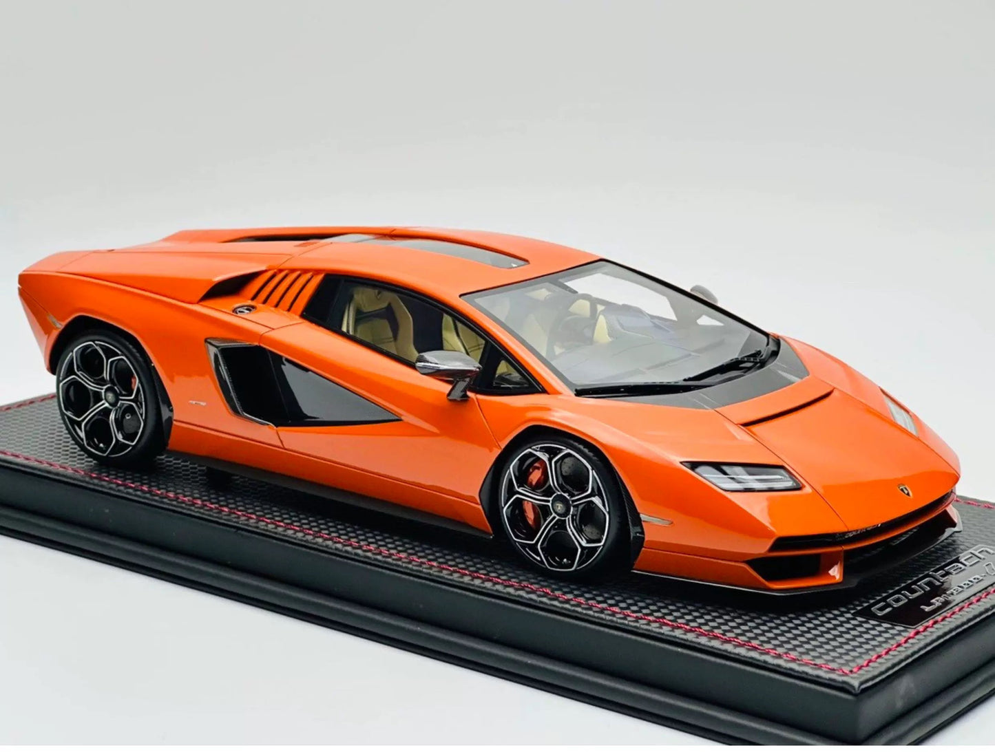MR 1/18 Lamborghini Countach LPI 800-4 Orange Resin Model