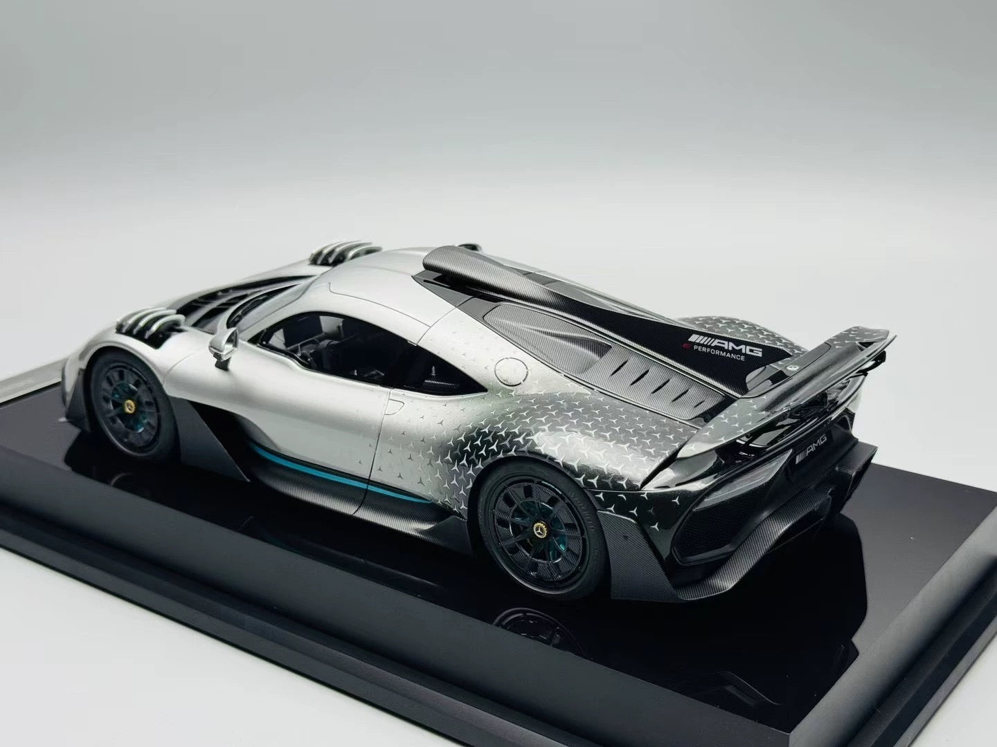 Amalgam 1/18 Mercedes-Benz AMG ONE Resin Model