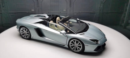 AUTOart 1/18 Lamborghini Aventador LP700-4 Roadster