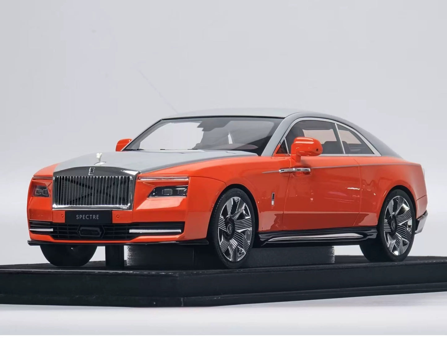 HH 1/18 Rolls-Royce Spectre Resin Limited Edition Model