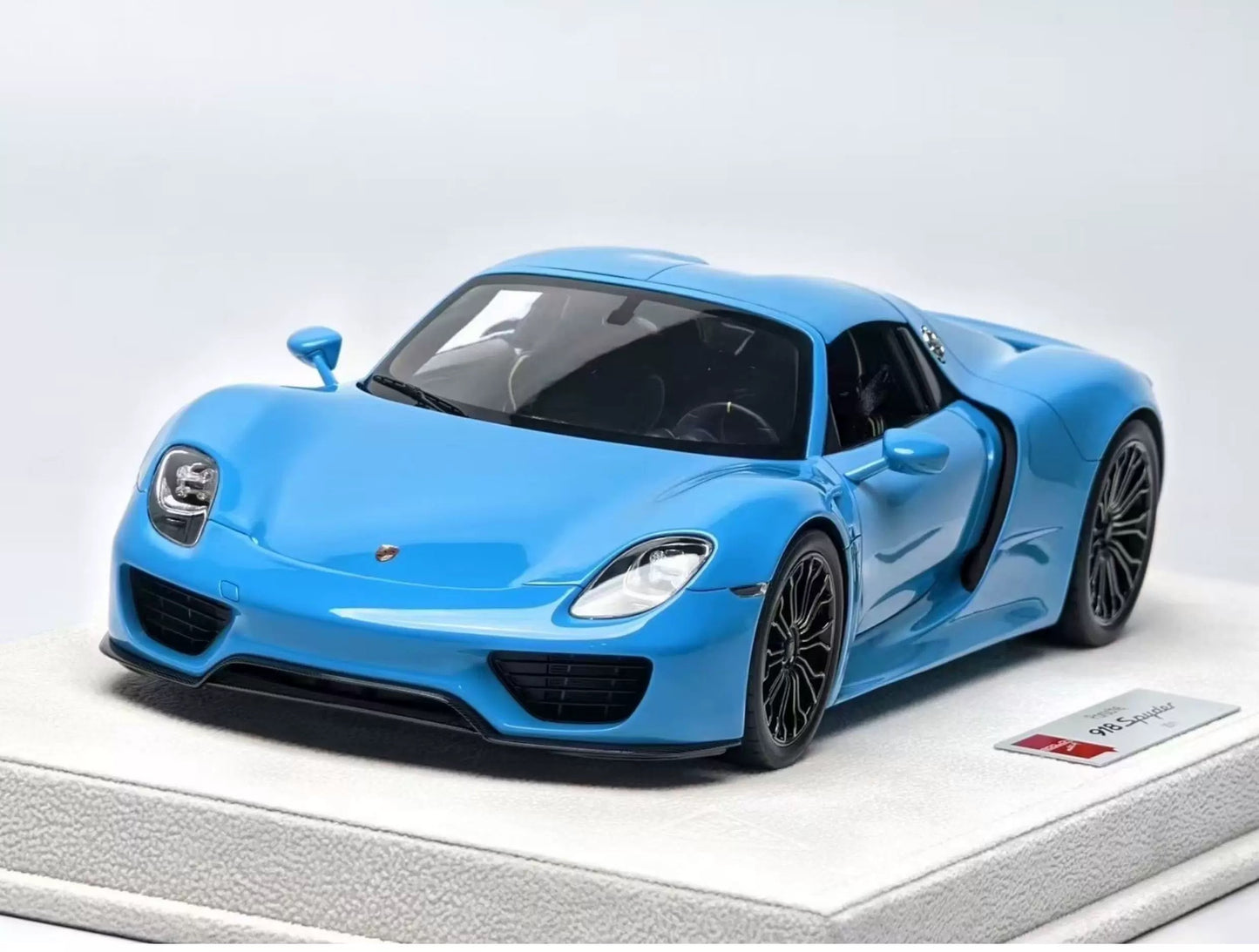 Make Up 1/18 Porsche 918 Spyder 2011 Resin Model
