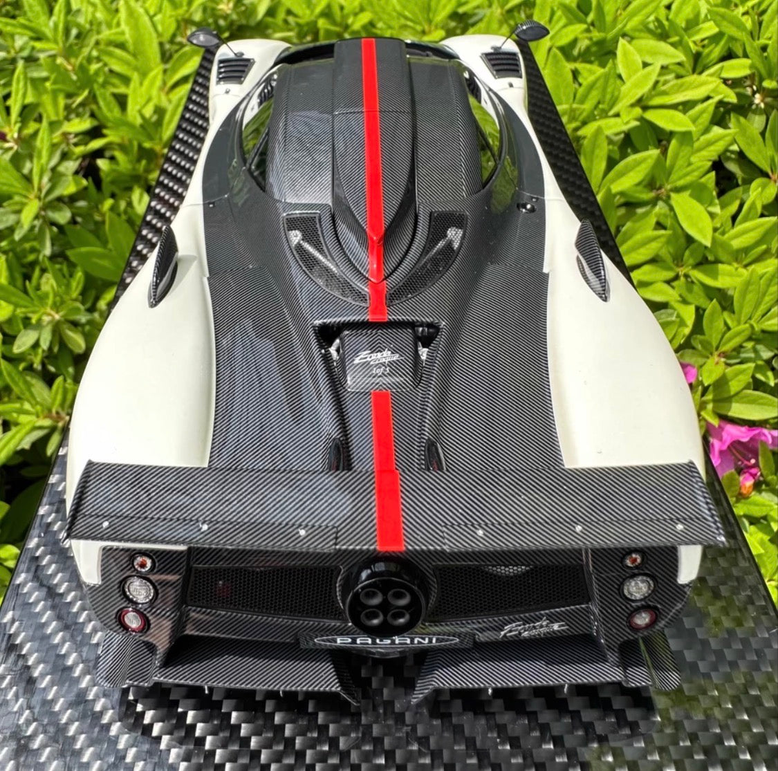 Kash 1/18 Pagani Zonda Cinque Exposed Carbon White Limited Edition