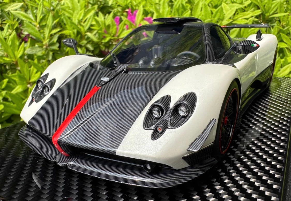 Kash 1/18 Pagani Zonda Cinque Exposed Carbon White Limited Edition