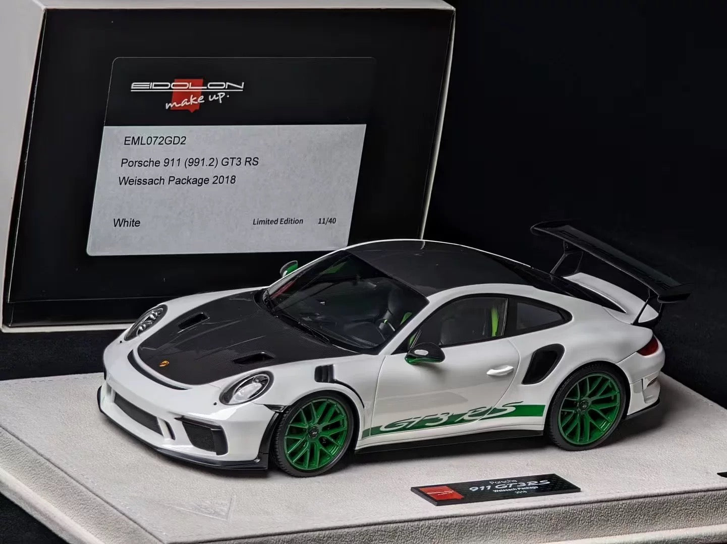 Make Up 1/18 Porsche 911 GT3 RS Resin Model